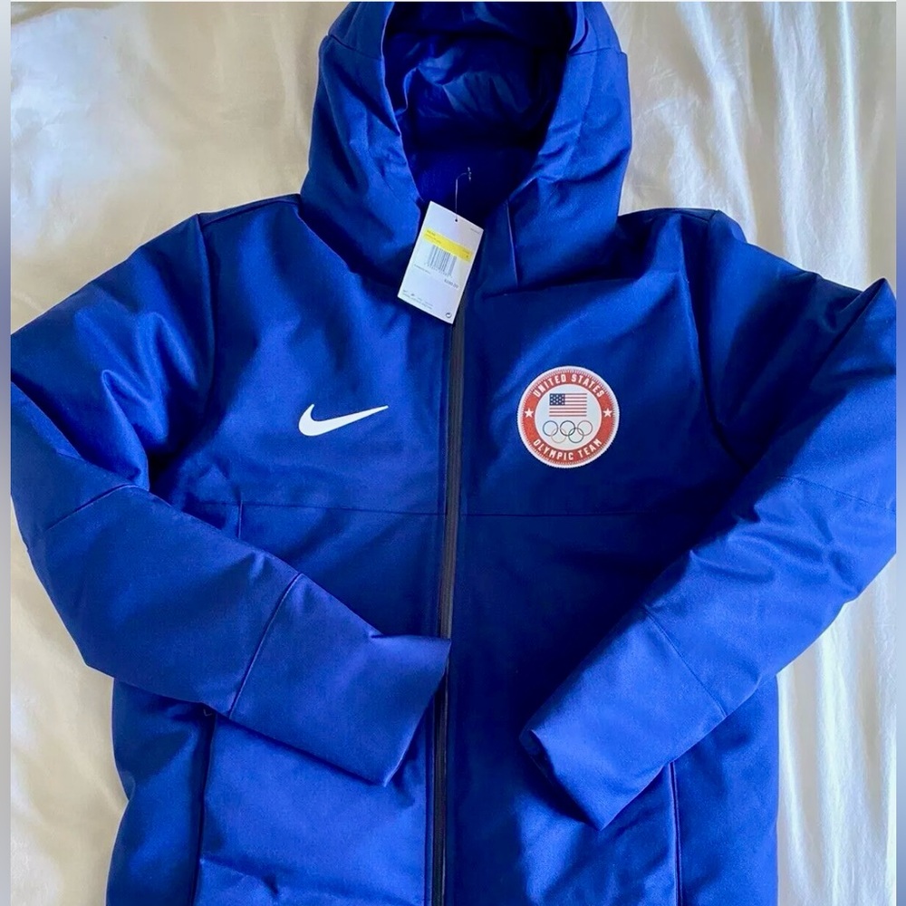 Limited Edition Nike Team USA
Beijing Olympics 2022 Down Fill
Parka 550 Jacket